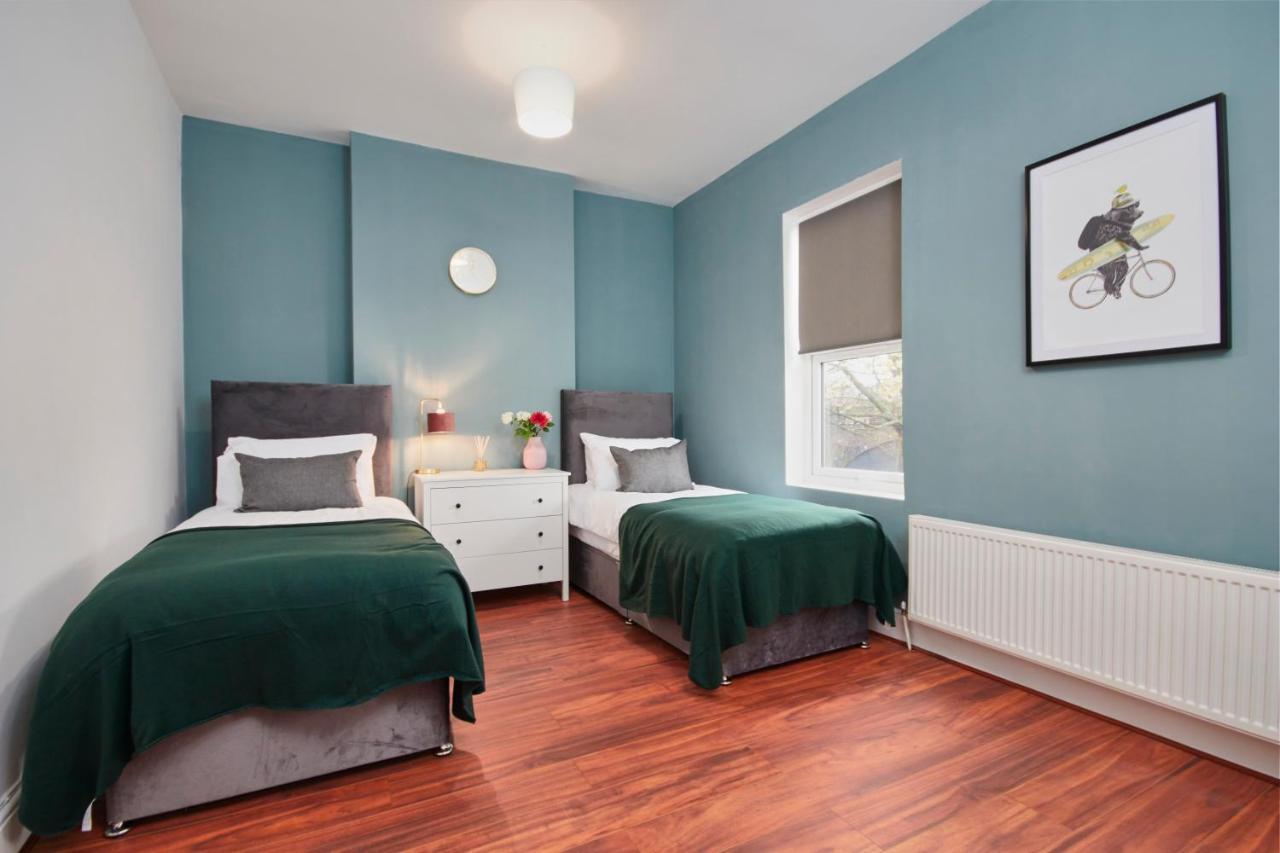 5 Bed House In Leamington Spa Perfect For Contractors With 7 Beds By Purestay - 14 Night Min! Екстер'єр фото