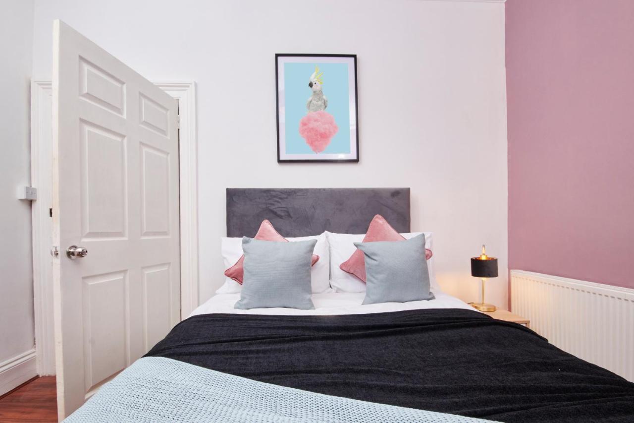 5 Bed House In Leamington Spa Perfect For Contractors With 7 Beds By Purestay - 14 Night Min! Екстер'єр фото